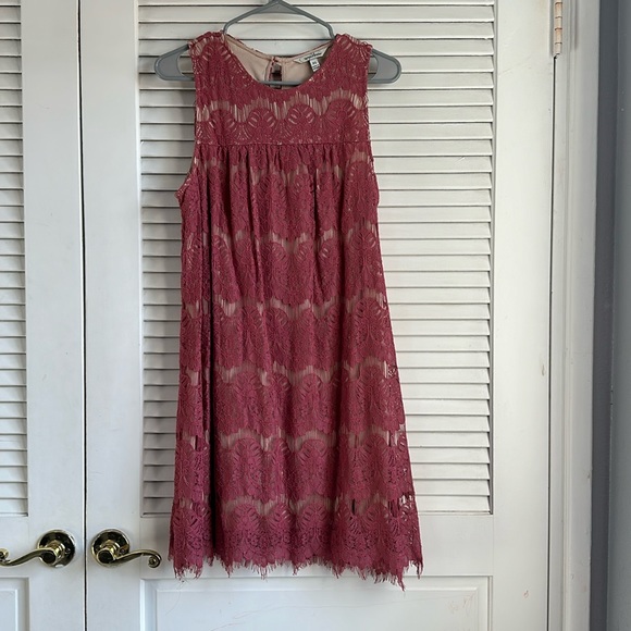 Dresses & Skirts - Pink lace dress